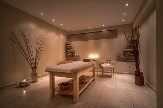 Queen Massage Center is the best massage center in Lahore