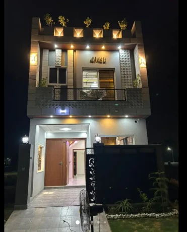 3 marla brand new tripple stori house modern design Avalible for sale with 4 bed