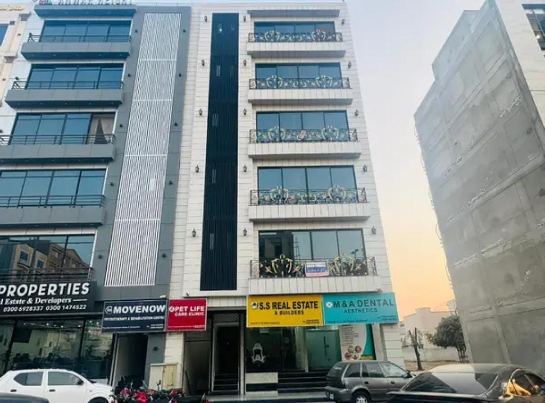 Commercial Building-Building for sale in Lahore