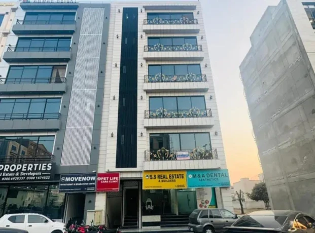 Commercial Building-Building for sale in Lahore