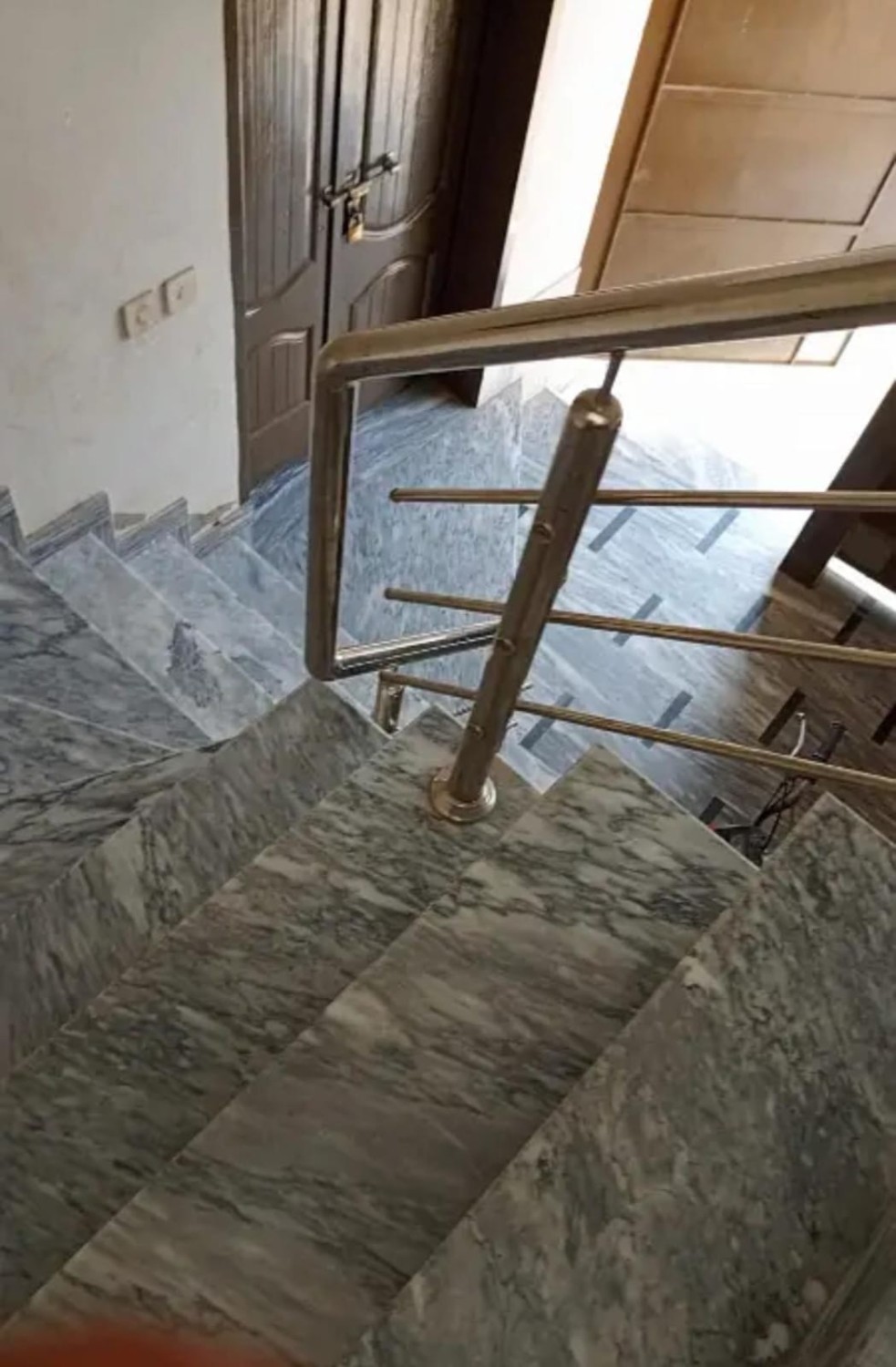 Flat For Rent in Johar Town Lahore